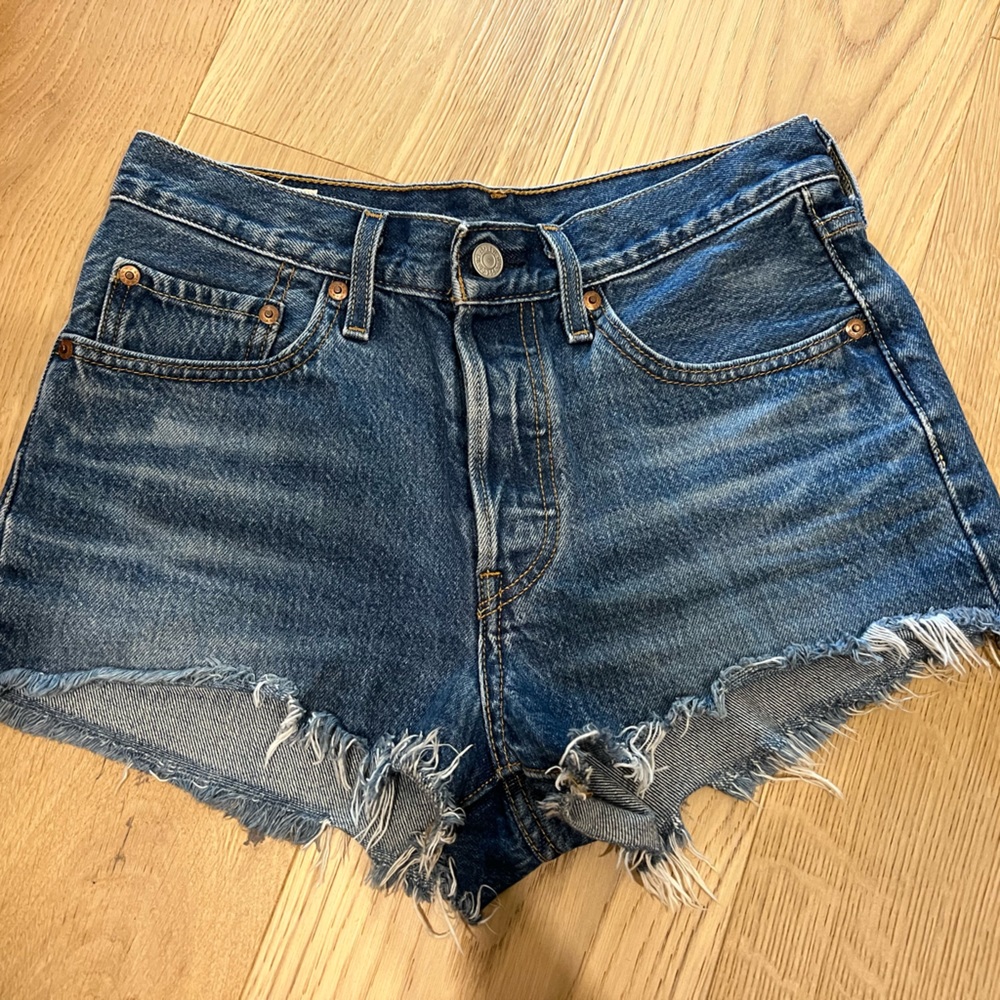 Levi’s 501 cutoff shorts size 26